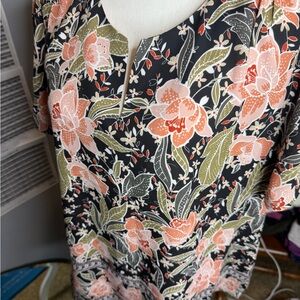DR2 Black Floral Women's Blouse